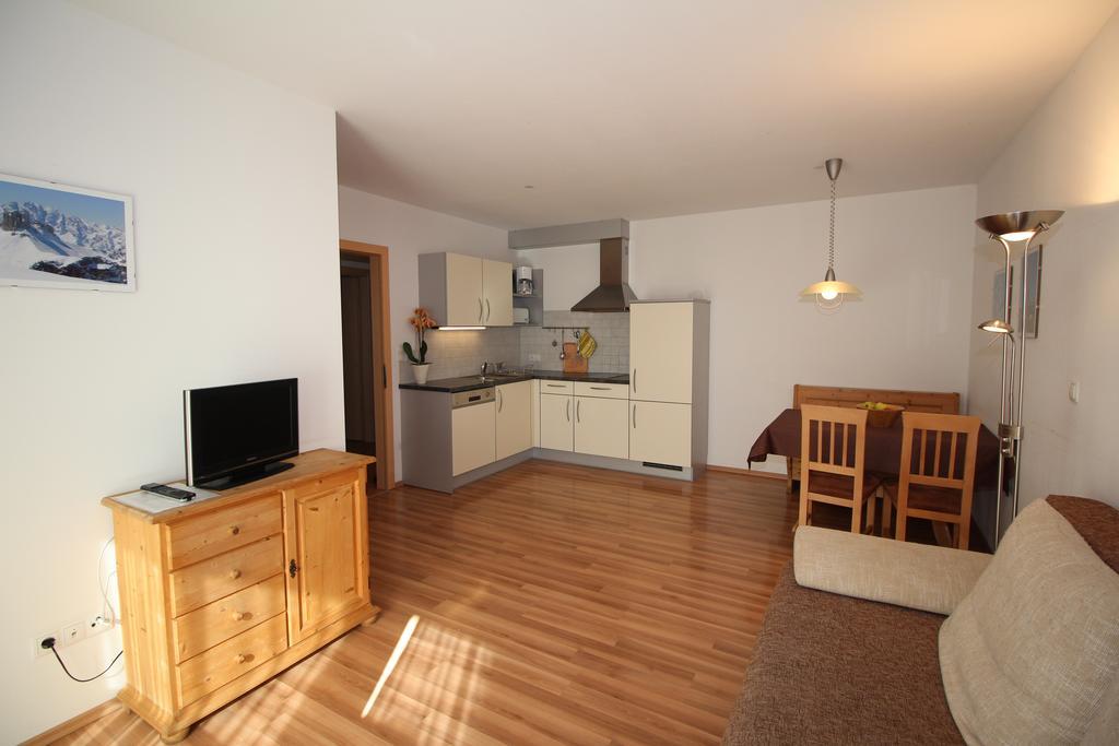 Apartments Im Winkl Brunico Exterior photo